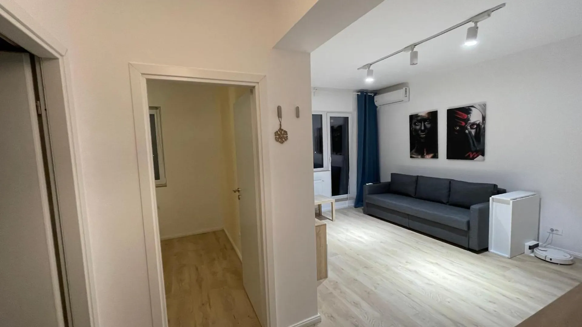 Azure Retreat Apartment Bucharest 0*,  Romania