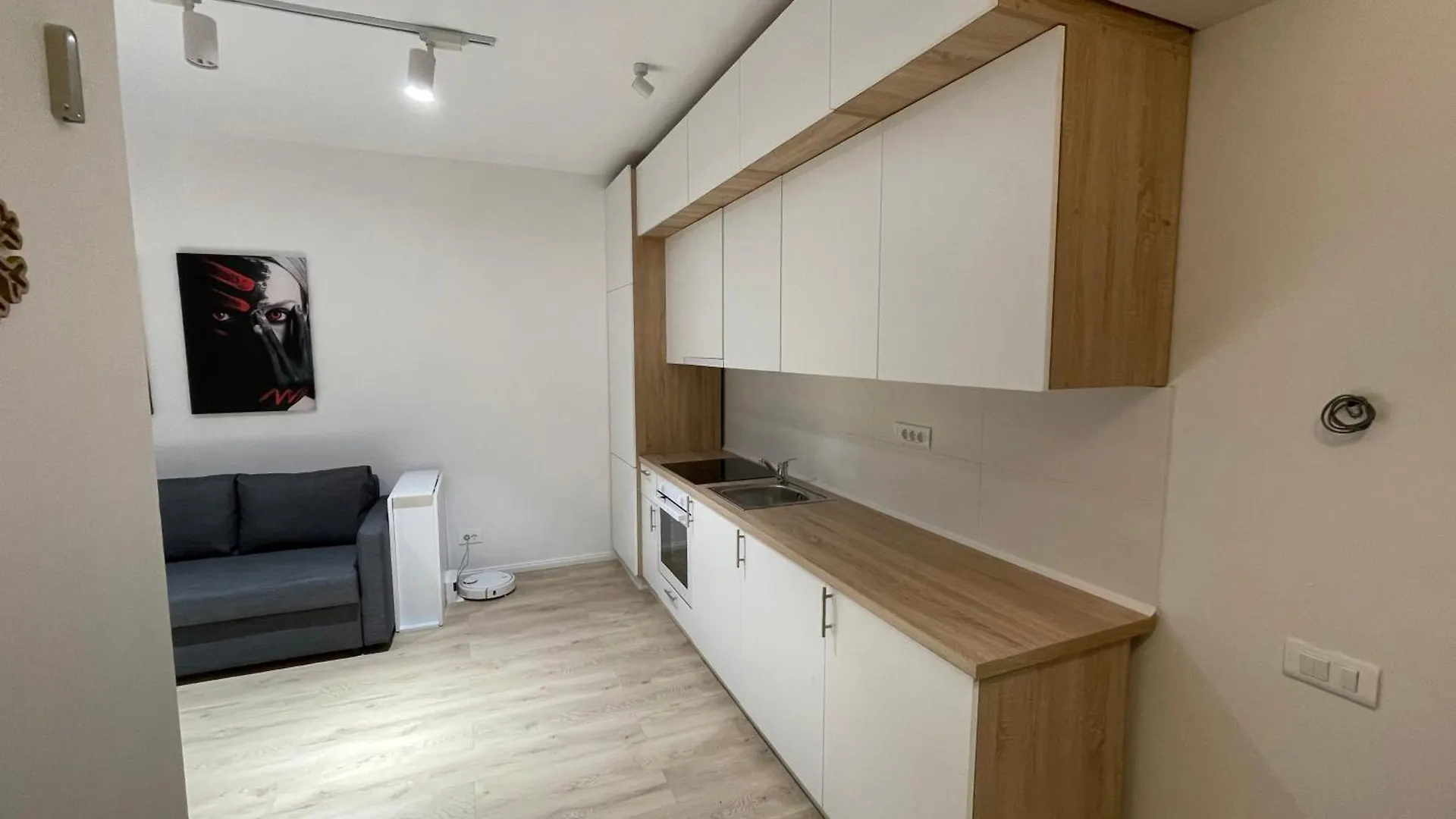 Azure Retreat Apartment Bucharest