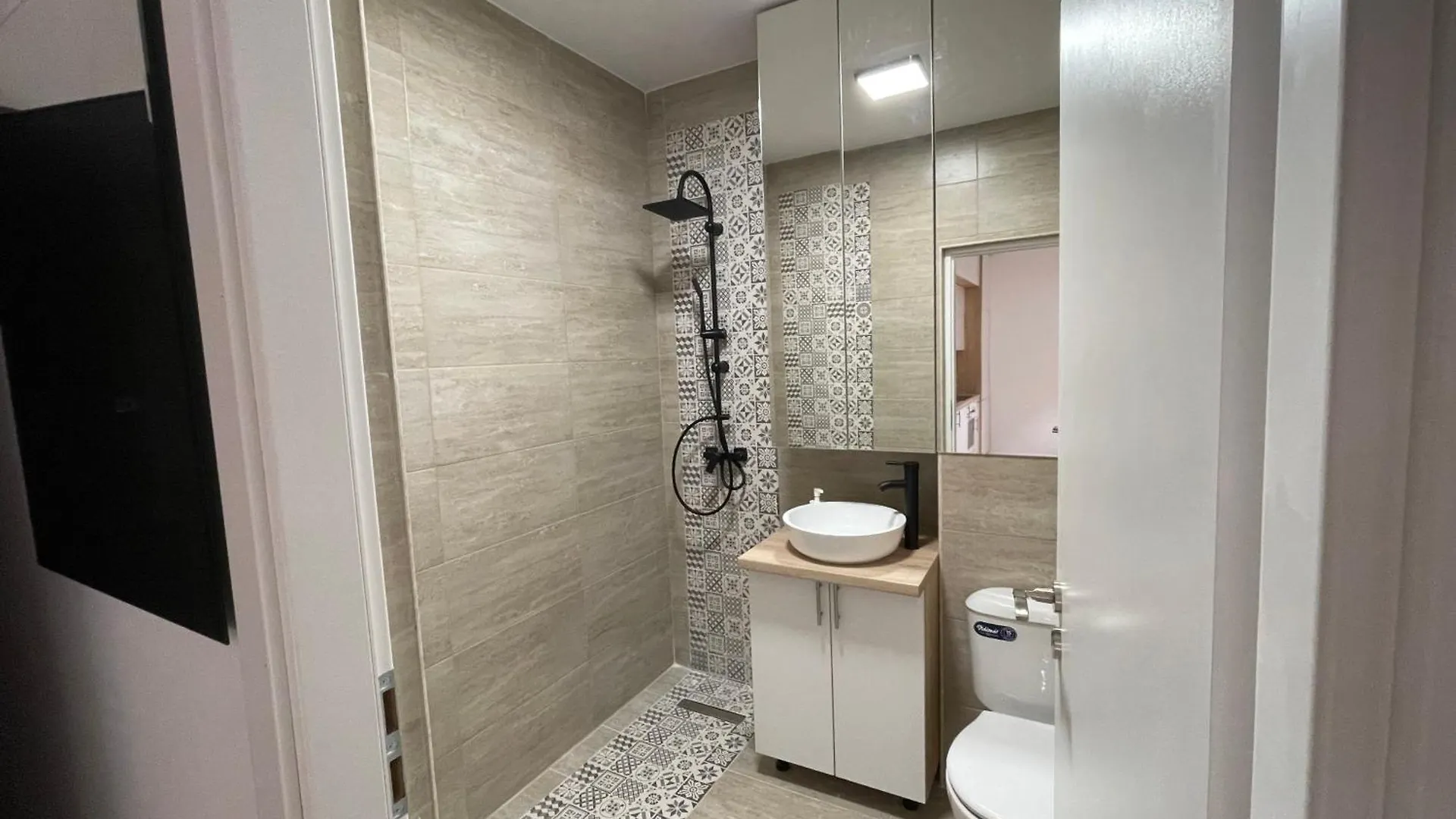 Azure Retreat Apartment Bucharest Romania